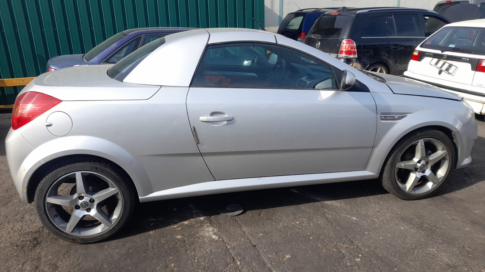 OPEL Tigra 2 generation (2004-2009) Vasen etulokasuoja 6101340 24462752