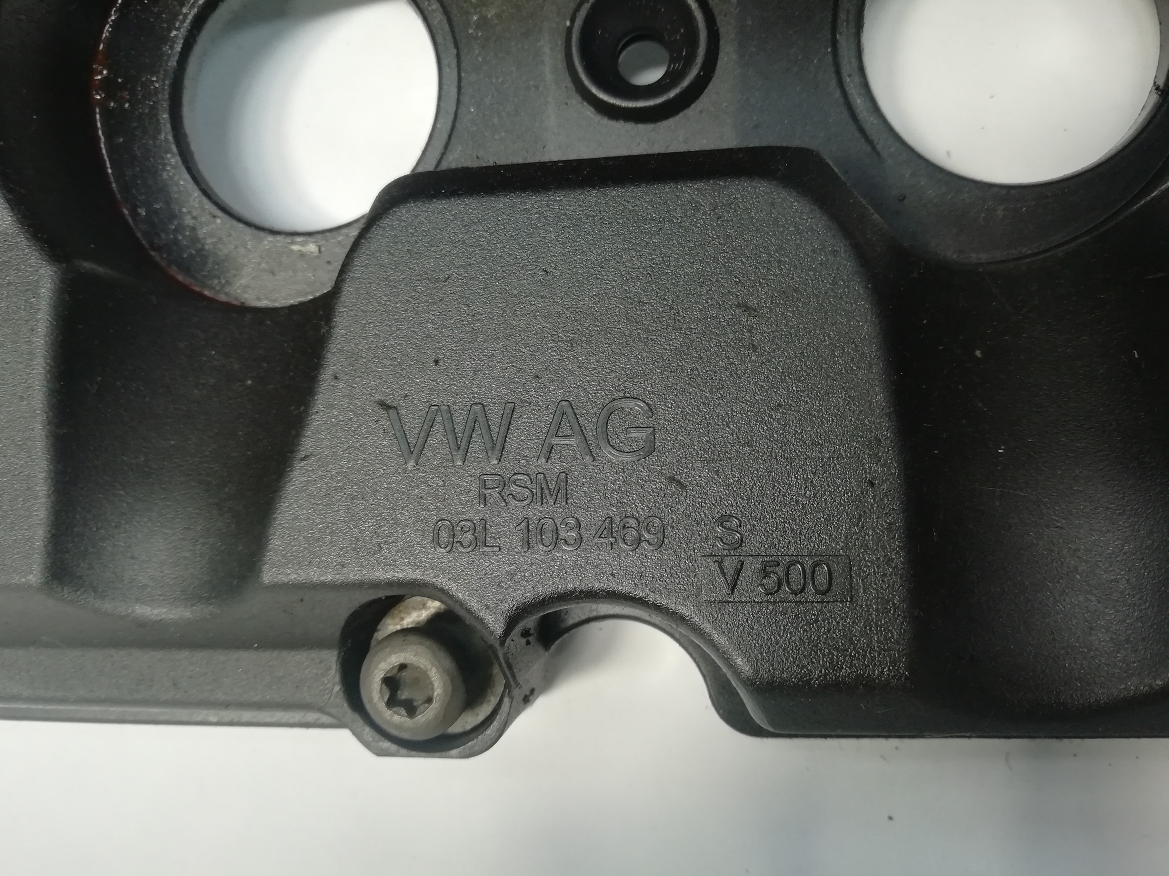 AUDI A4 B9/8W (2015-2024) Valve Cover 25177372