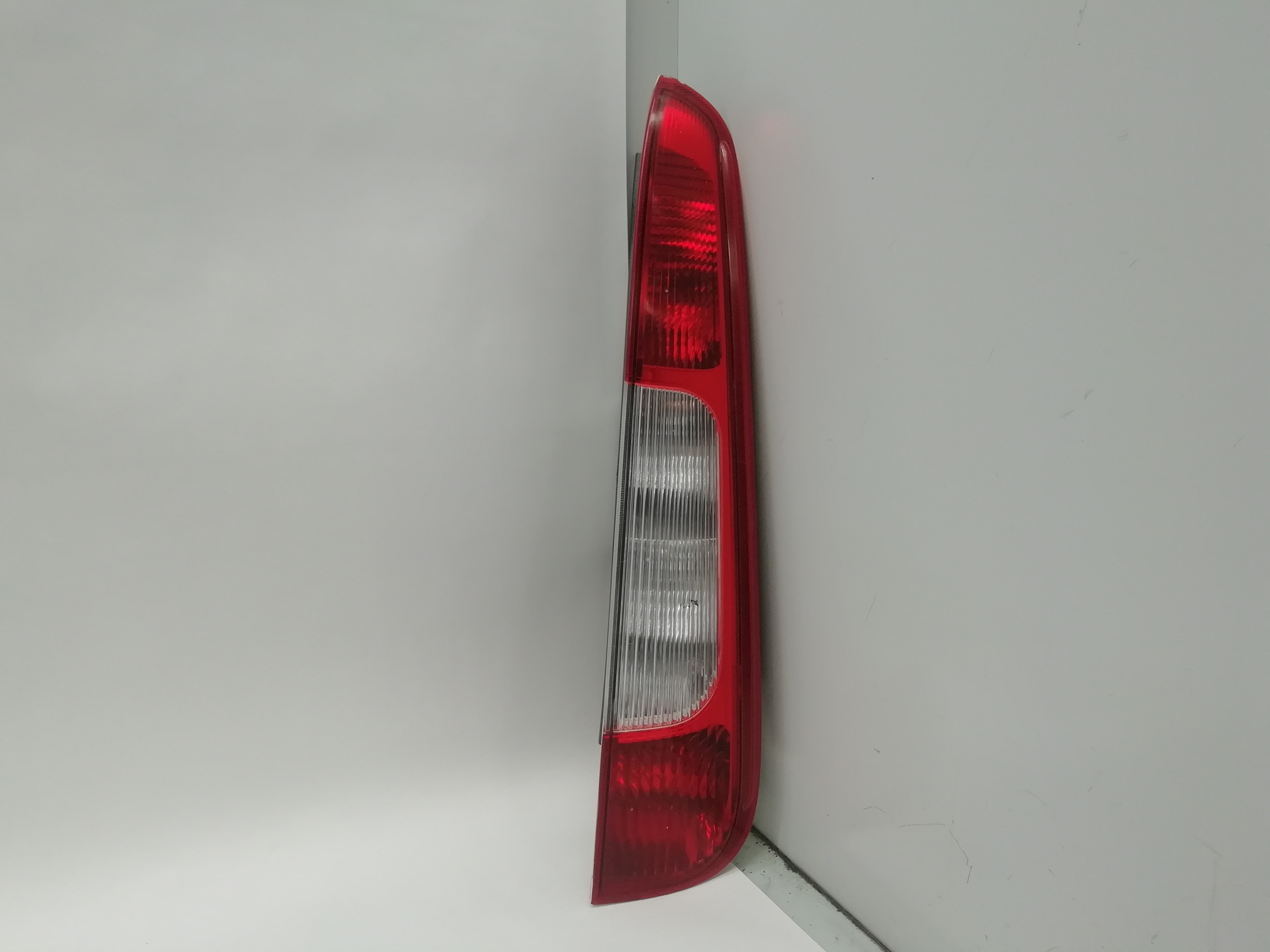 FORD C-Max 1 generation (2003-2010) Rear Right Taillight Lamp 1347454 24015747
