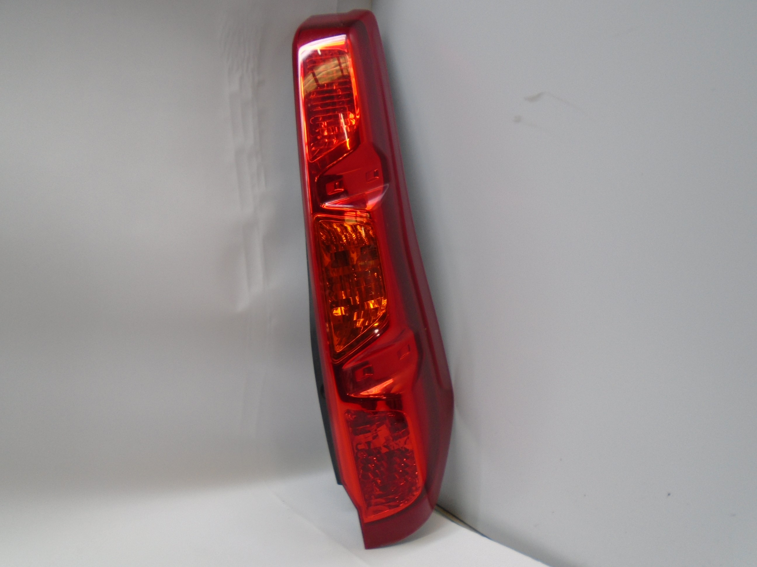 NISSAN X-Trail T31 (2007-2014) Galinis dešinys žibintas 26550JG00A 18511354