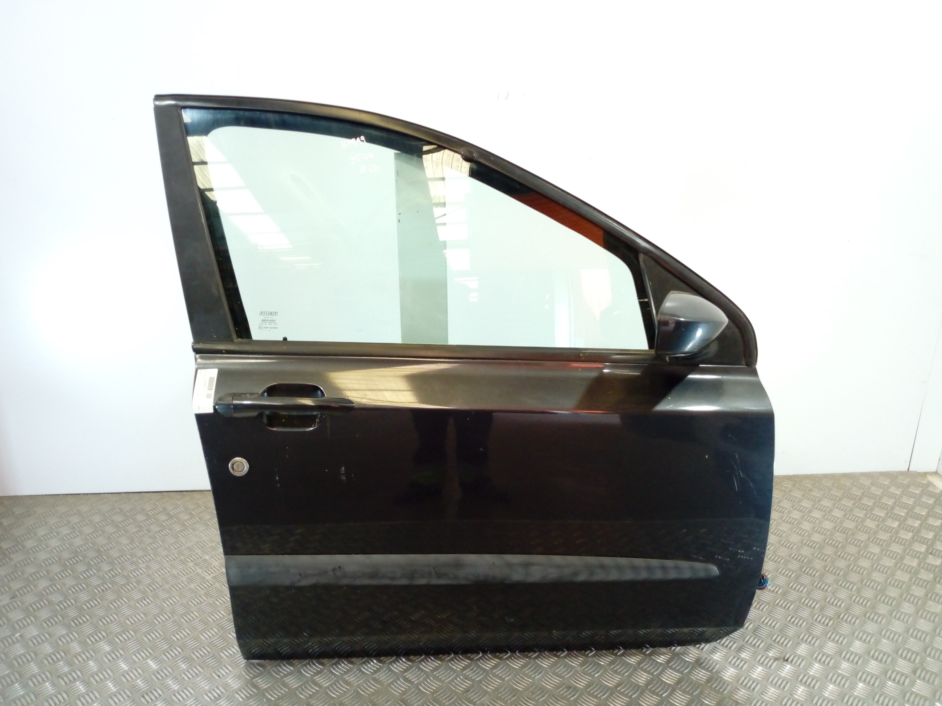 FIAT Stilo 1 generation (2001-2010) Priekšējās labās durvis 46752446 18554360