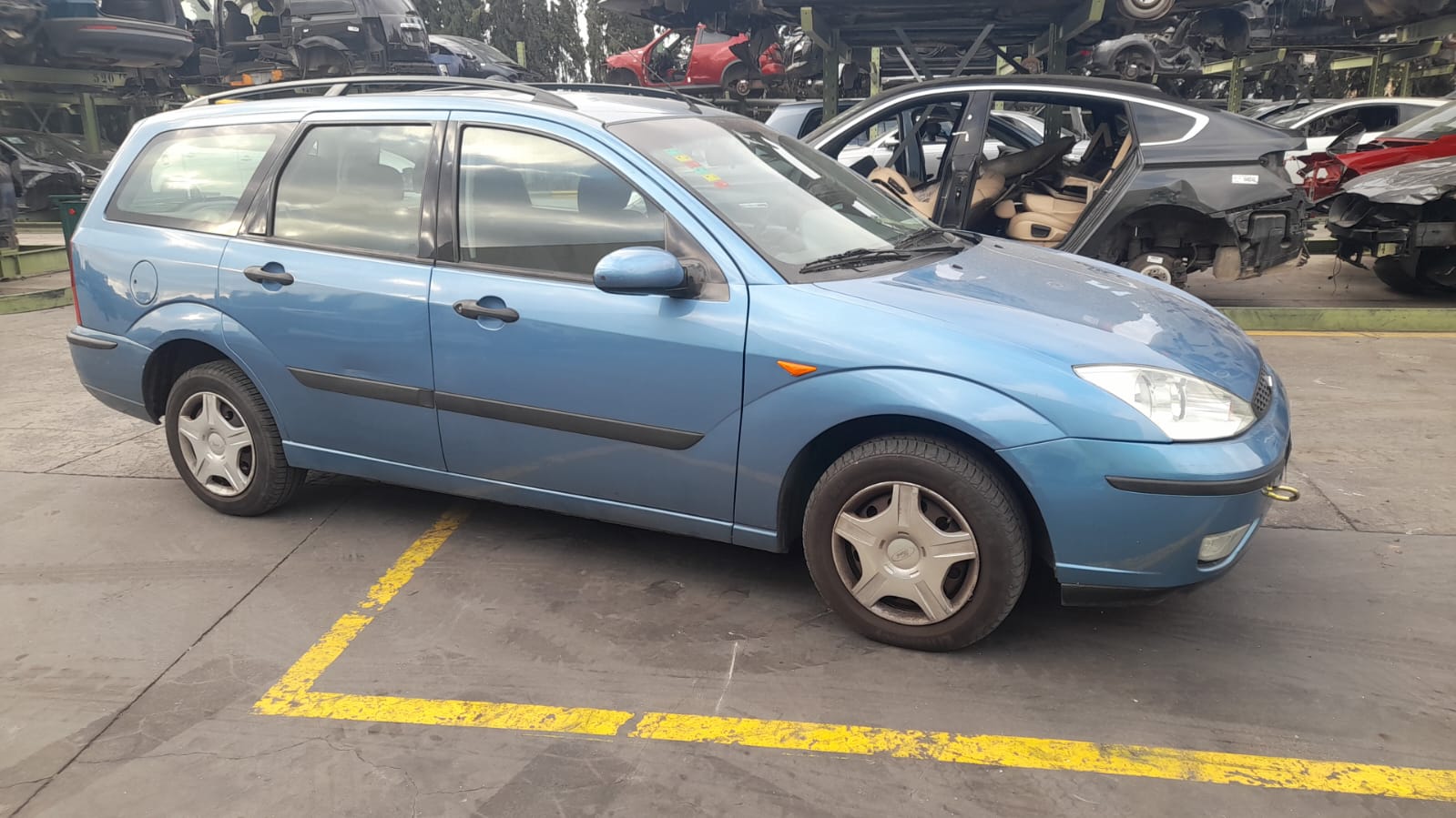 PEUGEOT Focus 1 generation (1998-2010) Крыло переднее правое 1350731 24034432