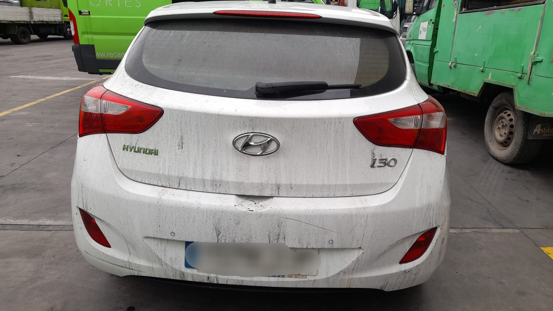 HYUNDAI i30 GD (2 generation) (2012-2017) Autres pièces de phares 92405A5000 25202185