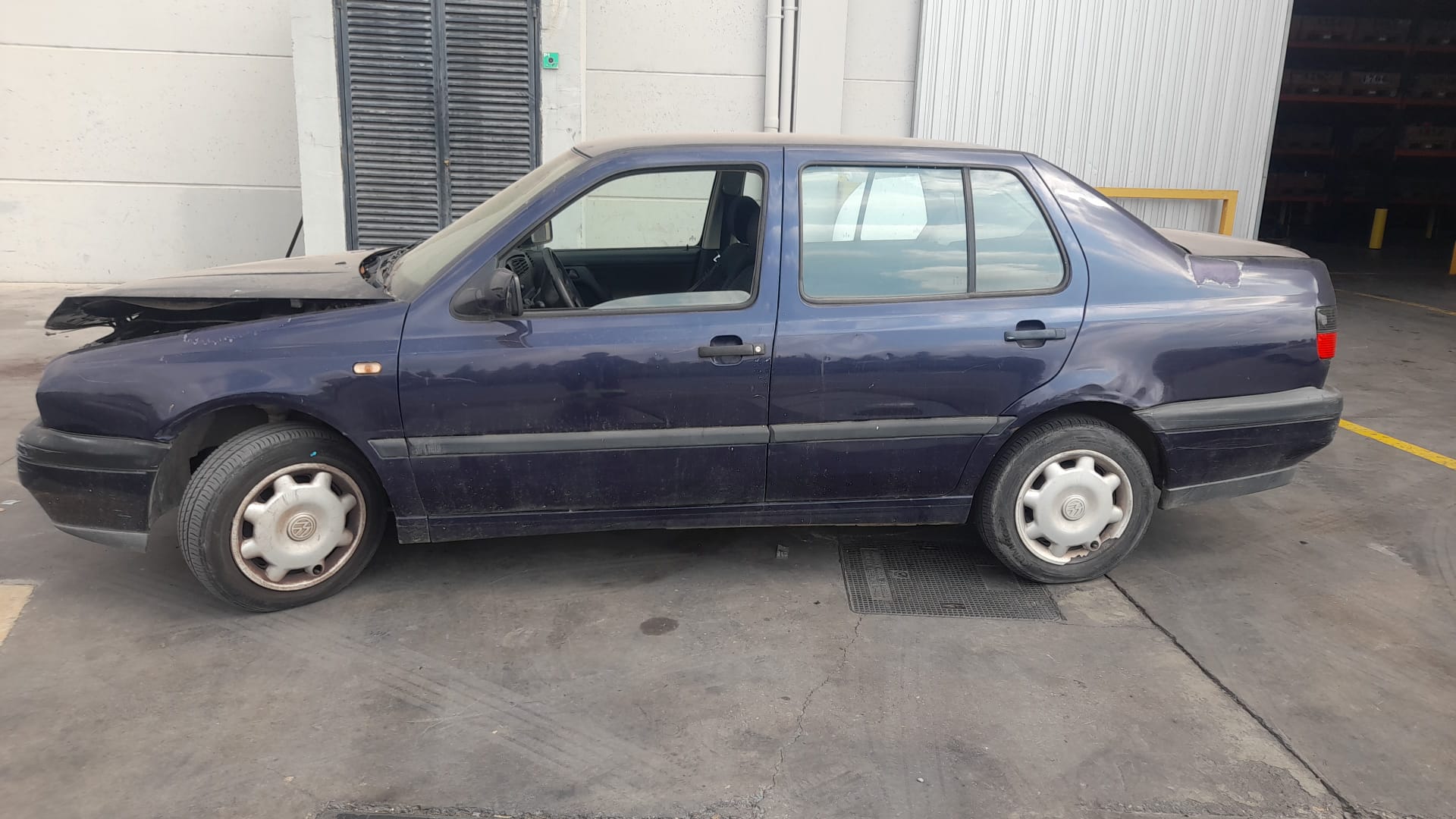 VOLKSWAGEN Vento 1 generation (1992-1998) Främre höger dörrlås 25177470