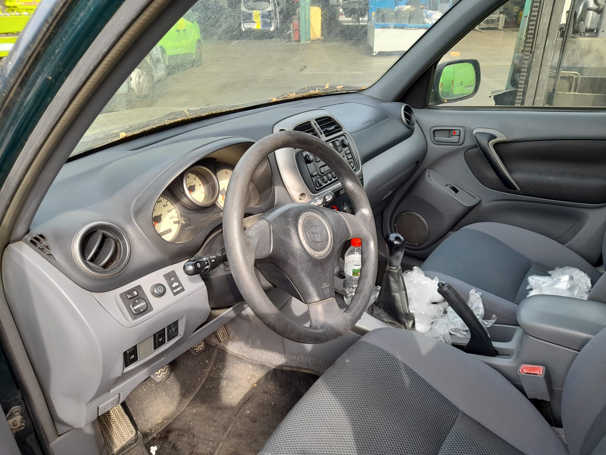 TOYOTA RAV4 2 generation (XA20) (2000-2006) Фонарь задний правый 8155142060 21940408