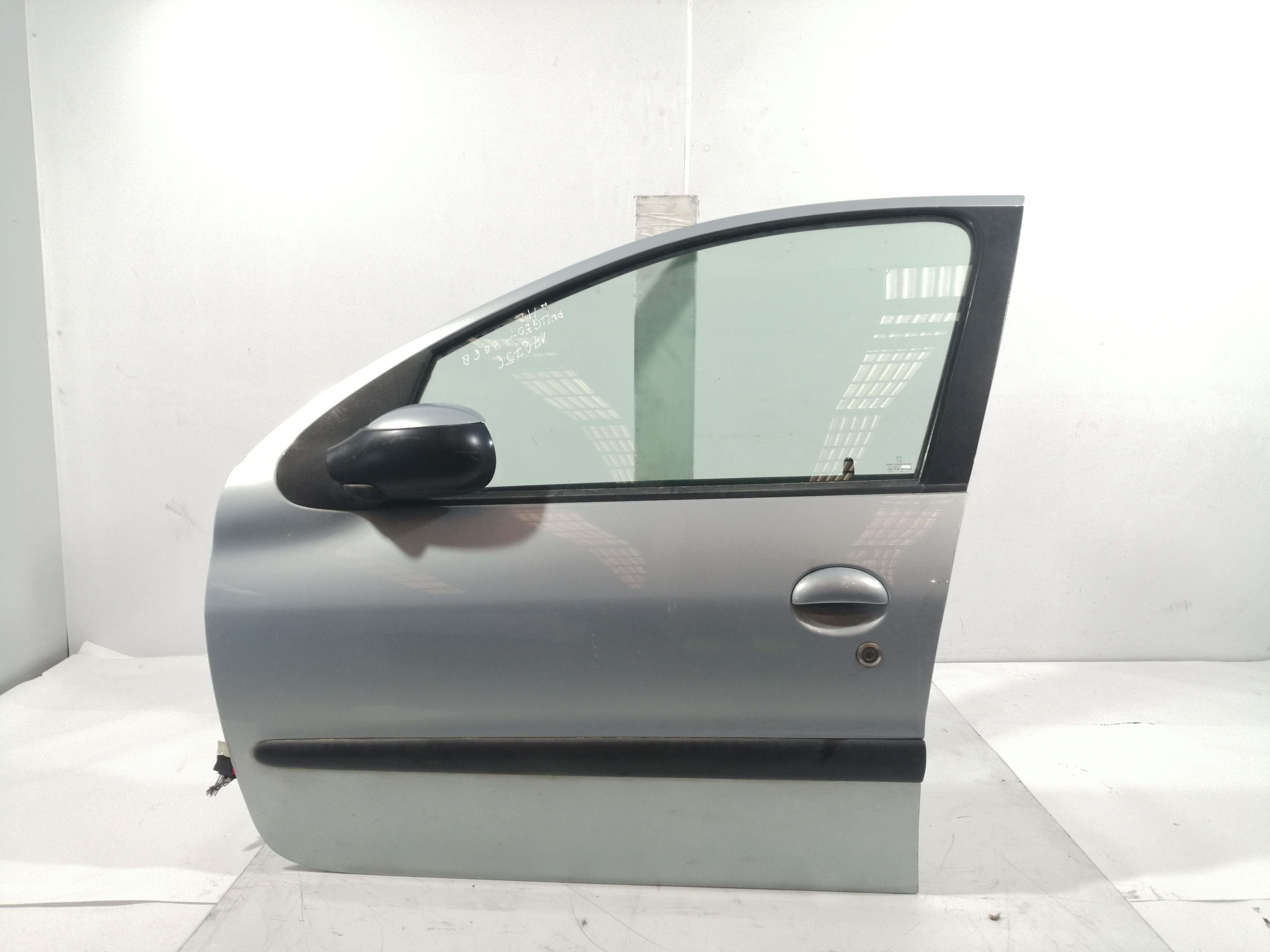 PEUGEOT 206 1 generation (1998-2009) Front Left Door 9002K5 18647168