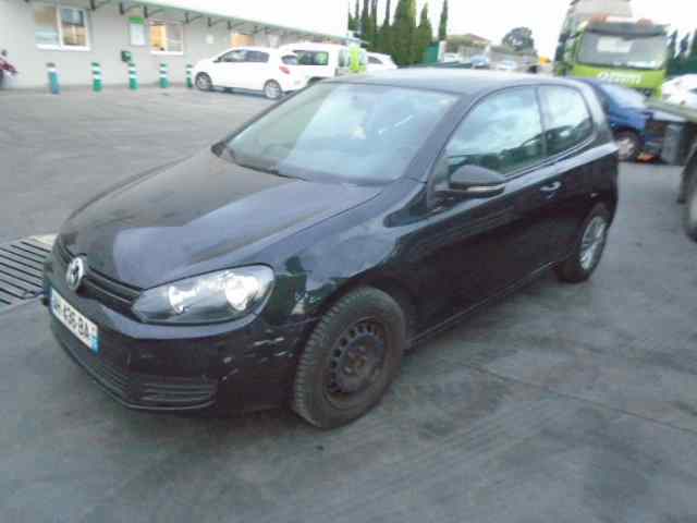 VOLKSWAGEN Golf 5 generation (2003-2009) Baklykt venstre bak 5K0945093AB 25100812