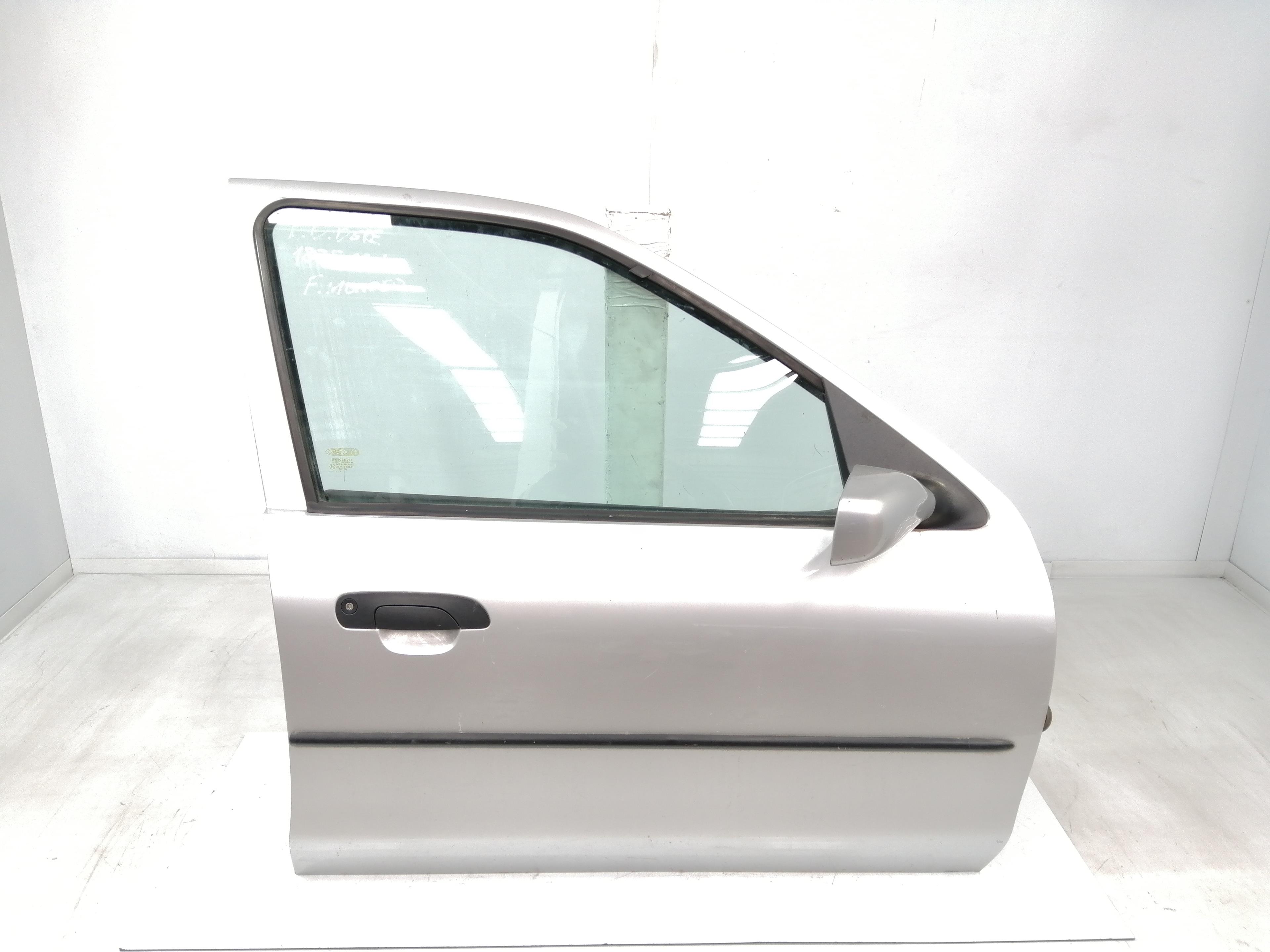 FORD Mondeo 2 generation (1996-2000) Front Right Door 1043420 25195829