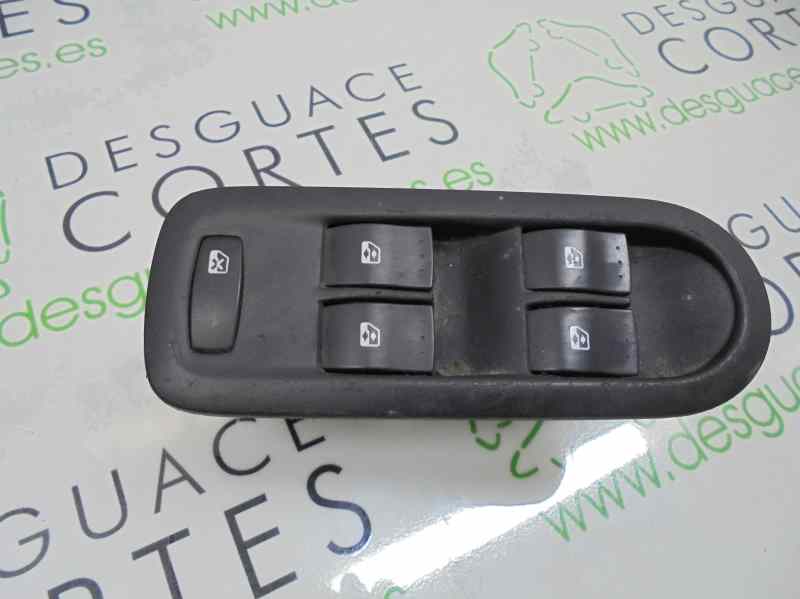 HYUNDAI Scenic 2 generation (2003-2010) Front Left Door Window Switch 8200315042 18626513