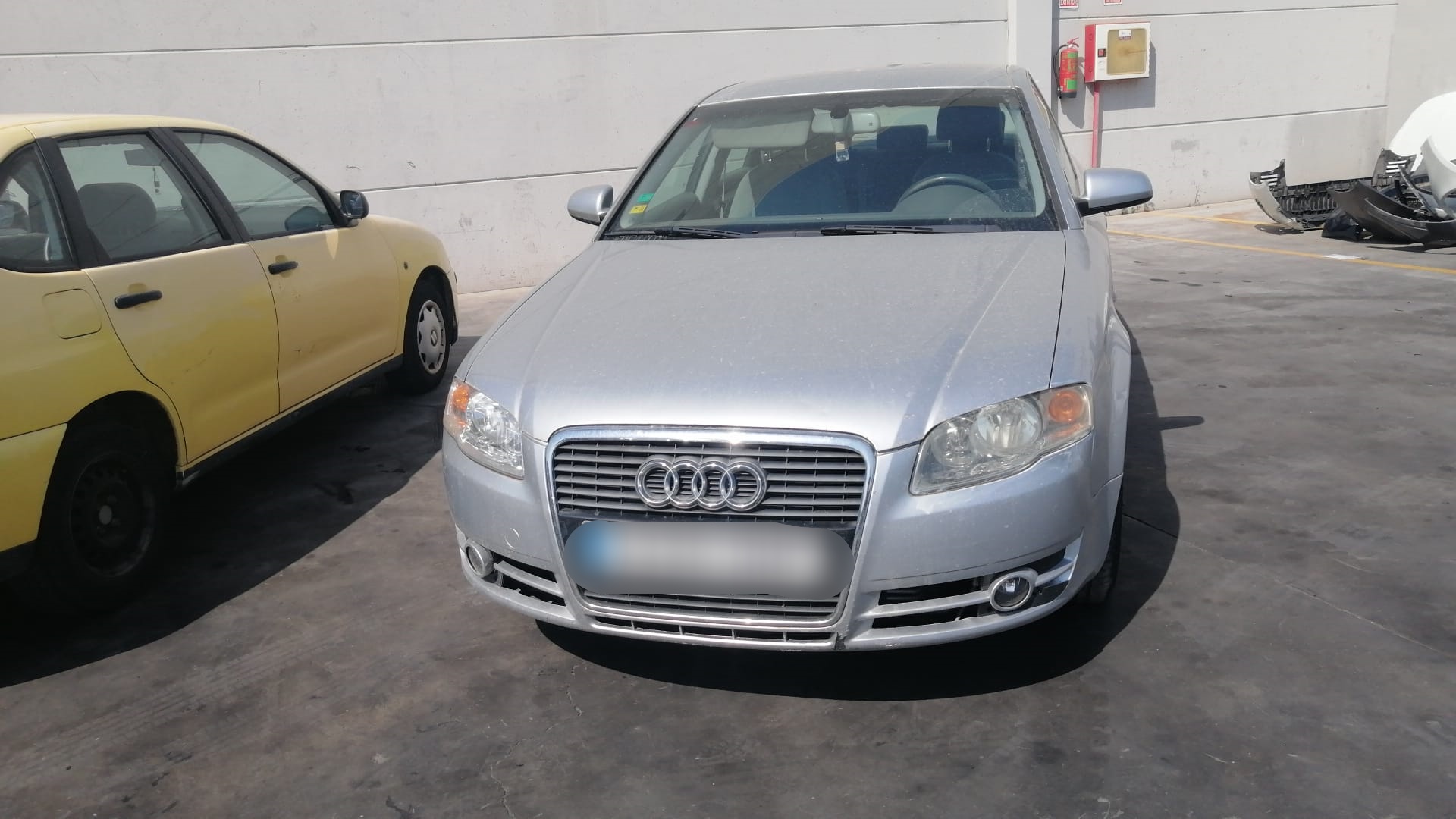 AUDI A4 B6/8E (2000-2005) Far dreapta față 8E5945096 18561697