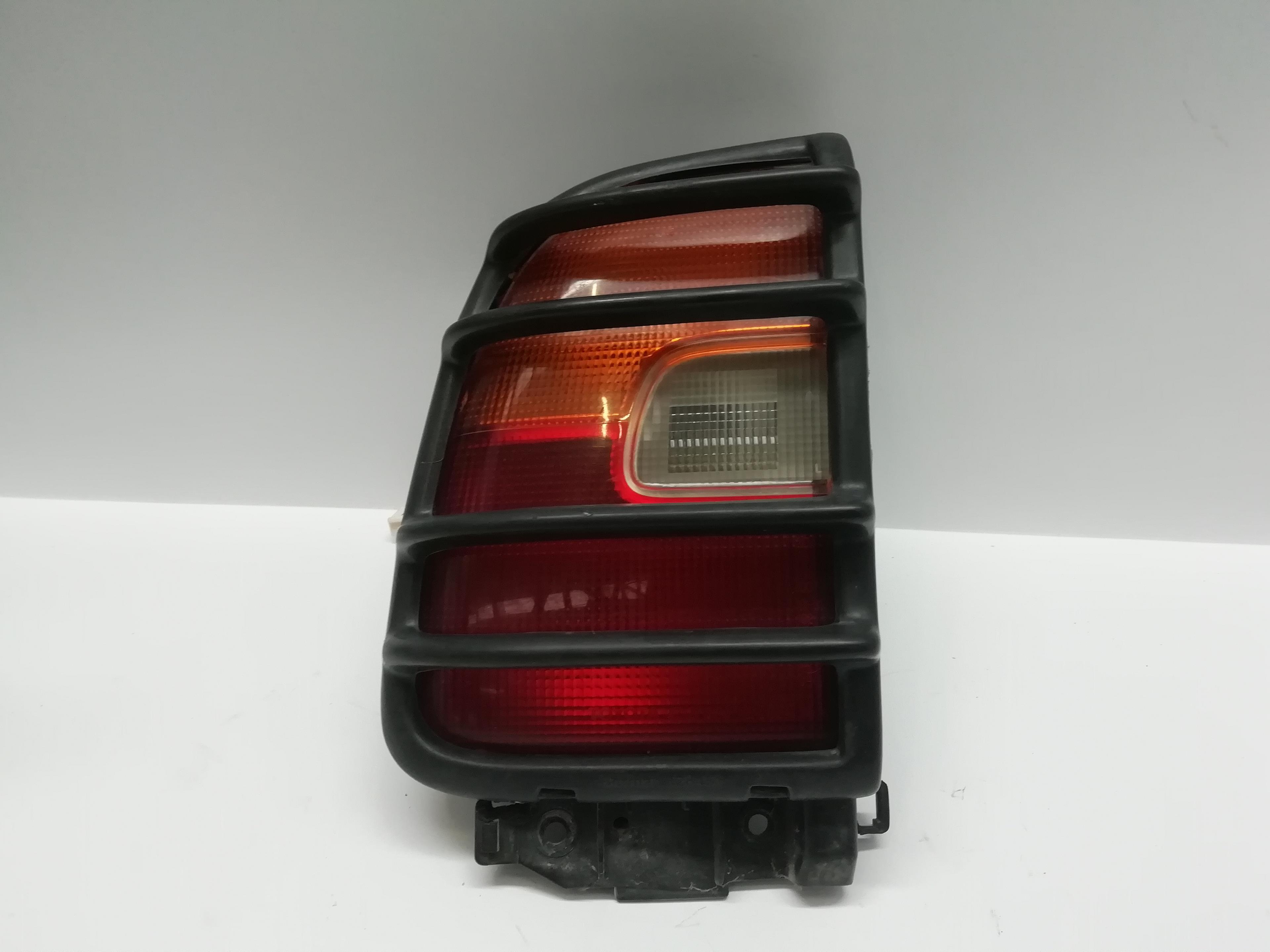 TOYOTA RAV4 1 generation (XA10) (1994-2000) Vasen takavalo 8156042020 23563001