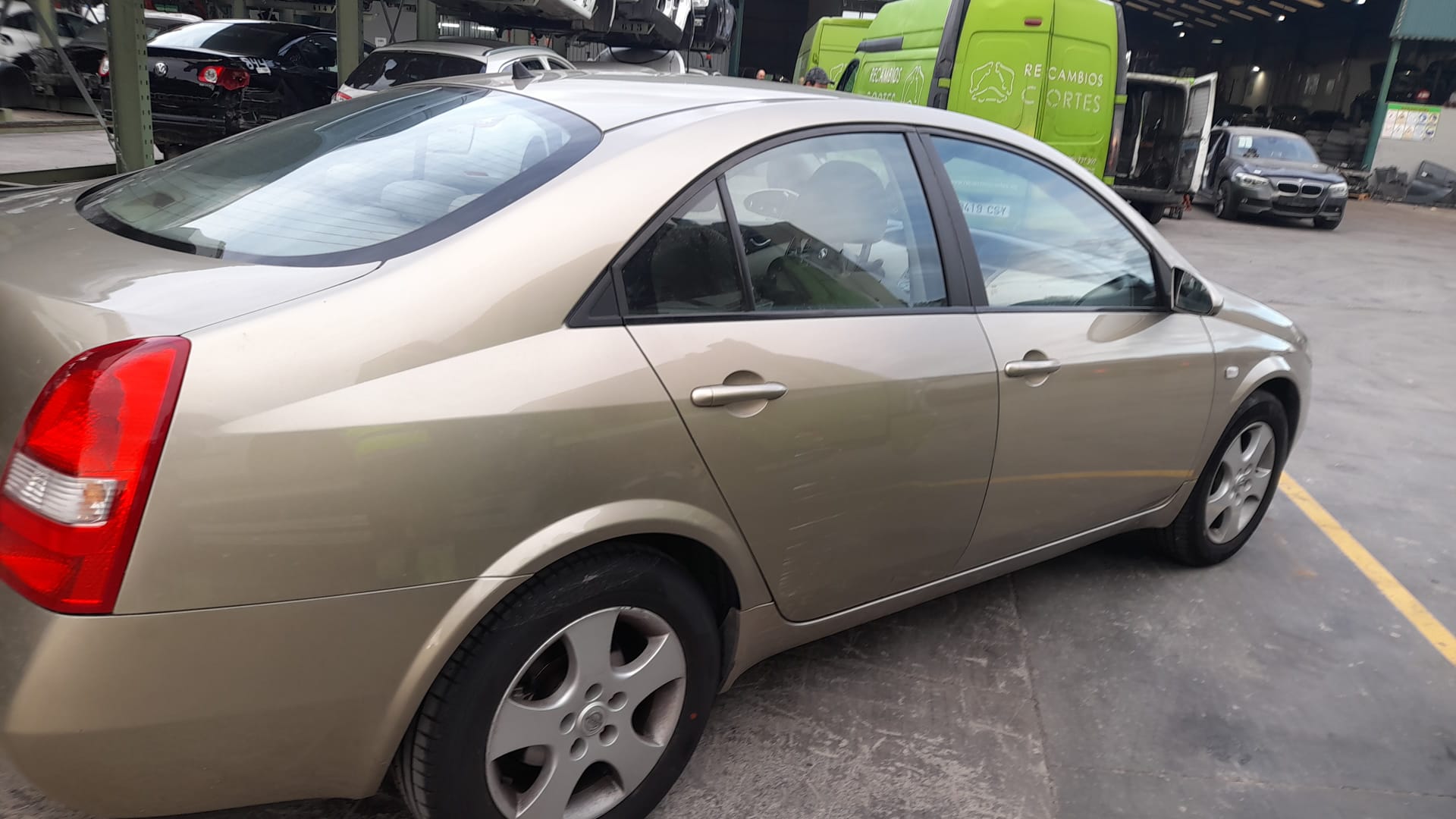 NISSAN Primera P12 (2001-2008) Крыло переднее правое 63100AV630 18585847