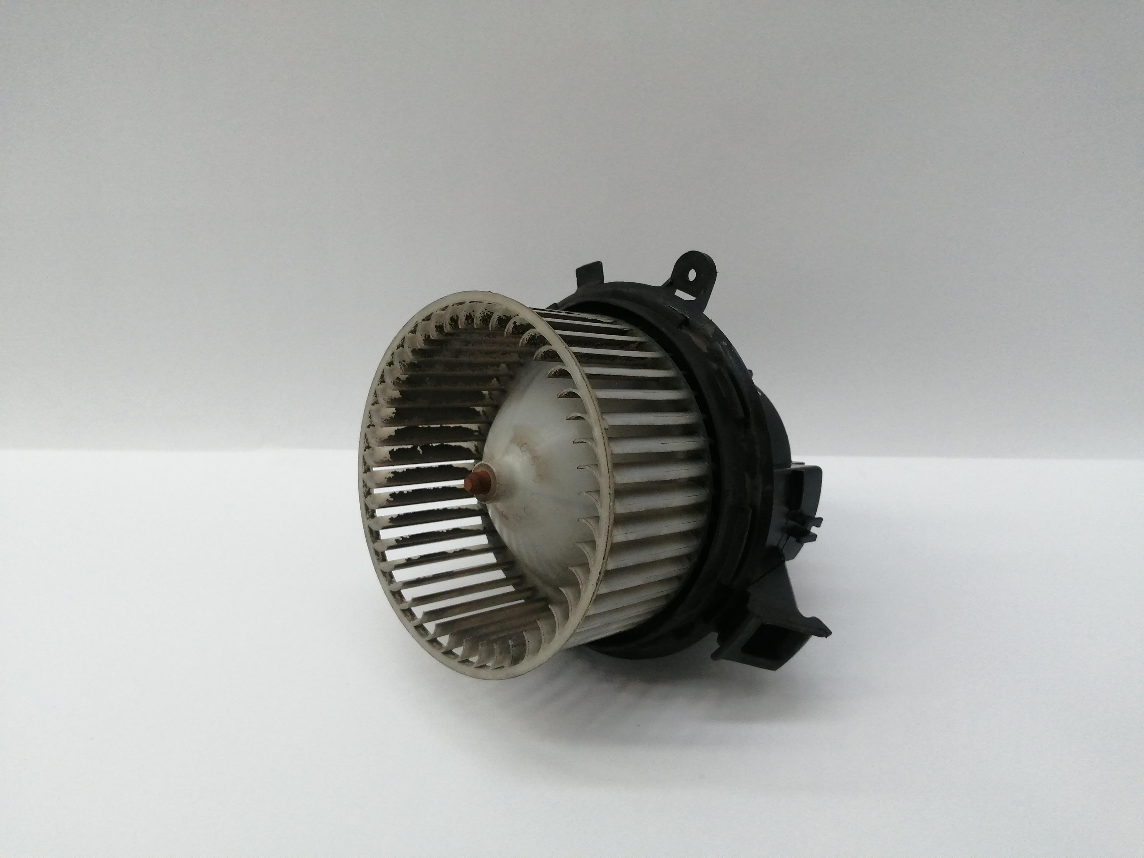 MERCEDES-BENZ E-Class W212/S212/C207/A207 (2009-2016) Motor încălzitor interior A2048200208 23088945