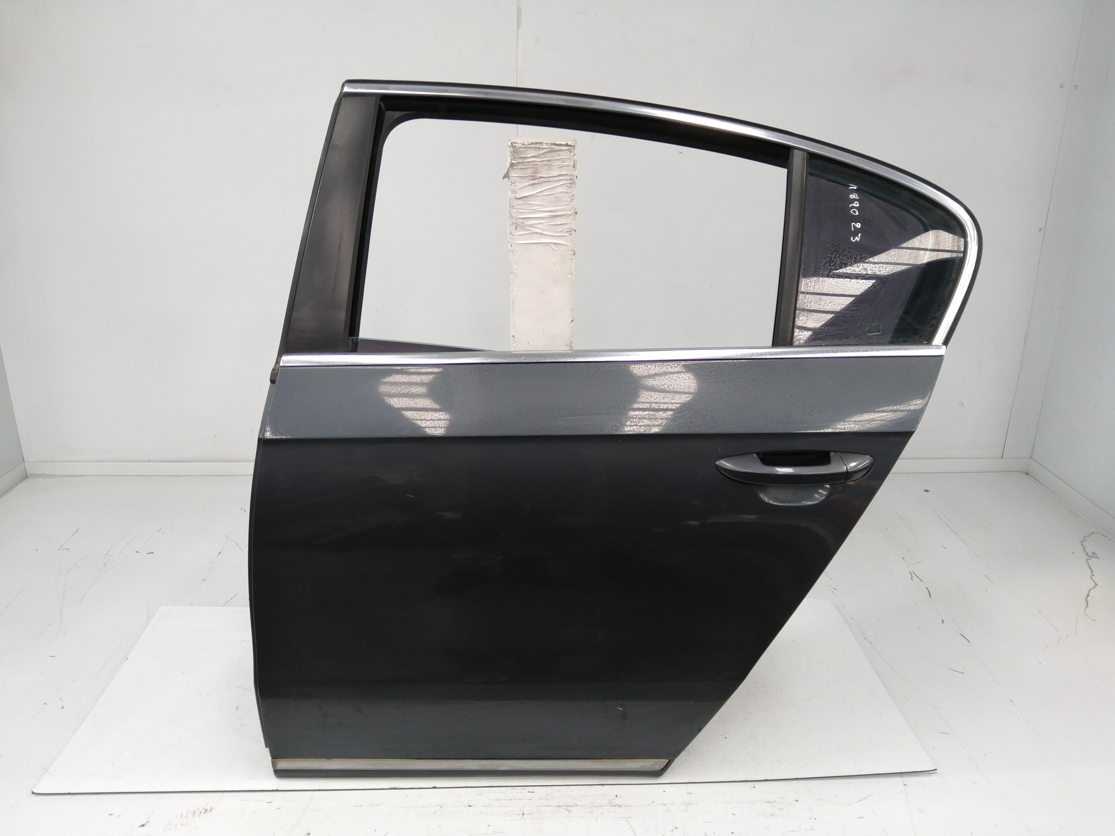 VOLKSWAGEN Passat B7 (2010-2015) Rear Left Door 3AE833055 25918687