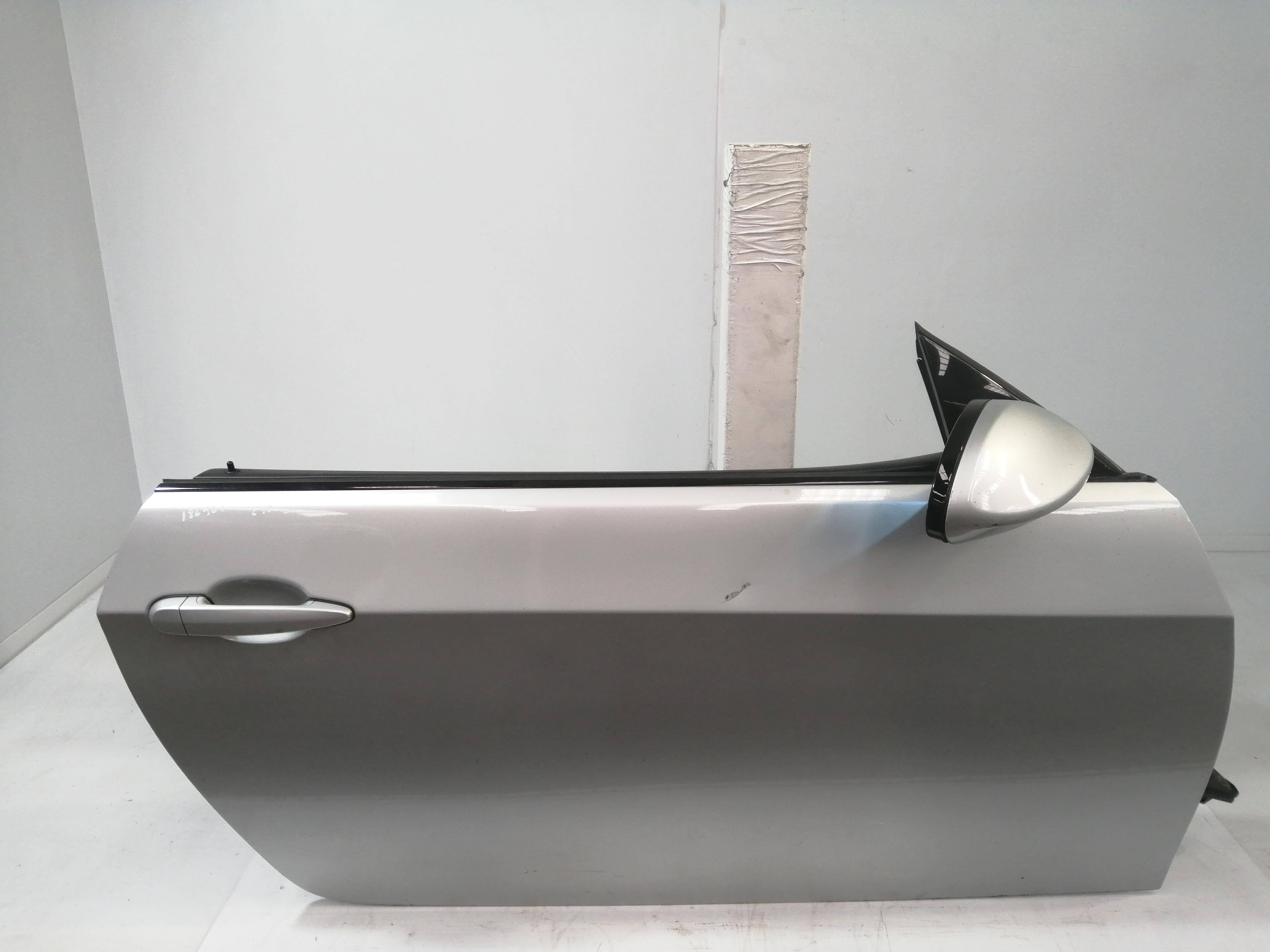 BMW 3 Series E90/E91/E92/E93 (2004-2013) Front Right Door 41517200570 24462723