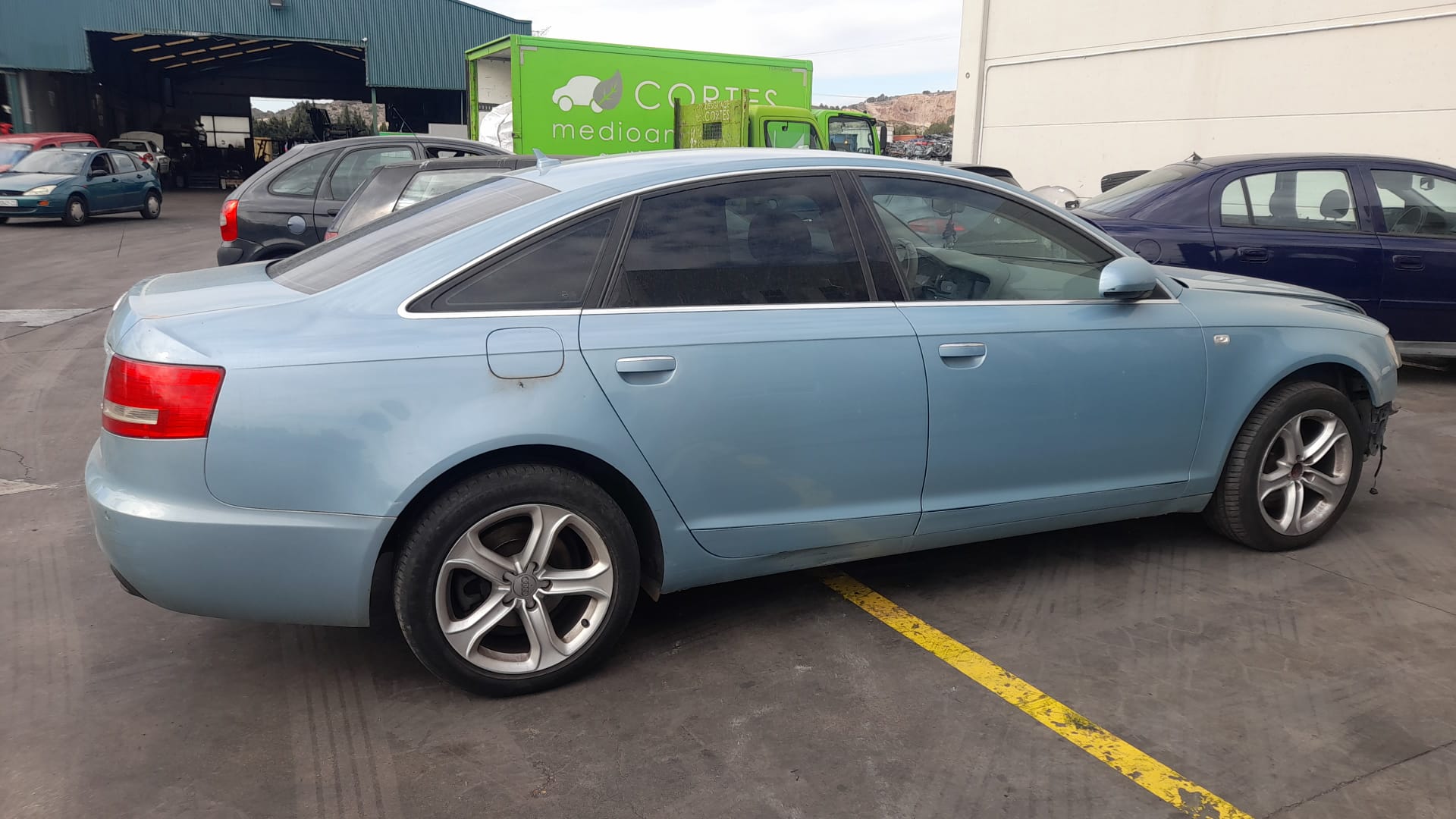 AUDI A6 C6/4F (2004-2011) Дверь передняя левая 4F0831051F 25209679