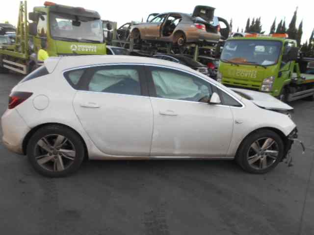 OPEL Astra J (2009-2020) Priekinių dešinių durų spyna 13503802 18390189