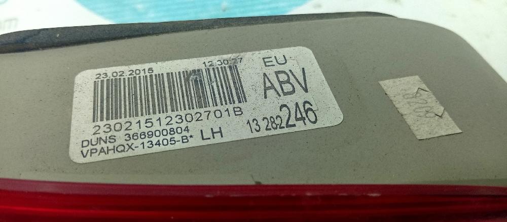 Piloto trasero izquierdo interior B16DTE 13282246 de Opel Astra j sedán 2012-2015 110 CV - pieza usada