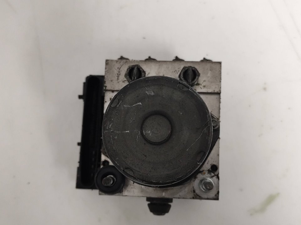 Abs 2AD 0265950412 de Toyota Corolla verso (zer_, zze12_, r1_) 2004-2009 - pieza usada