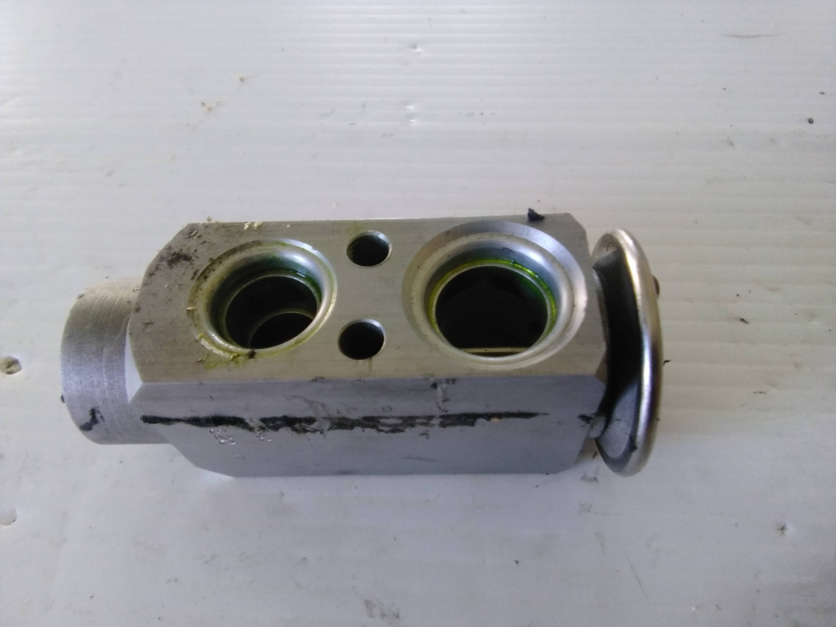 Válvula de expansion 90559850 de Opel Astra 1998-2004 - pieza usada