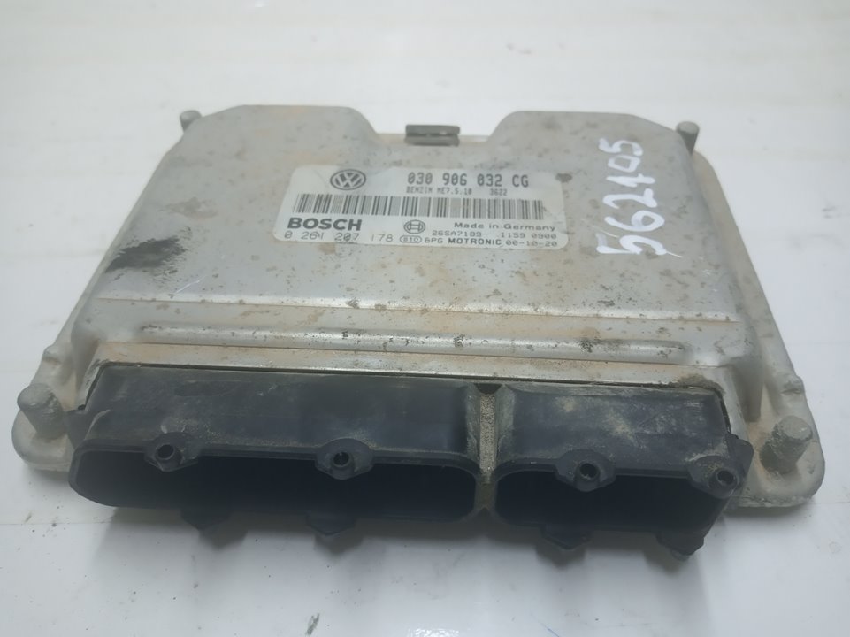 Centralita motor uce 0261207178 de Volkswagen Polo 1999-2002 - pieza usada