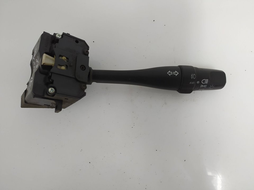 Mando luces 54353334 de Nissan Almera ii (n16) 2003-2006