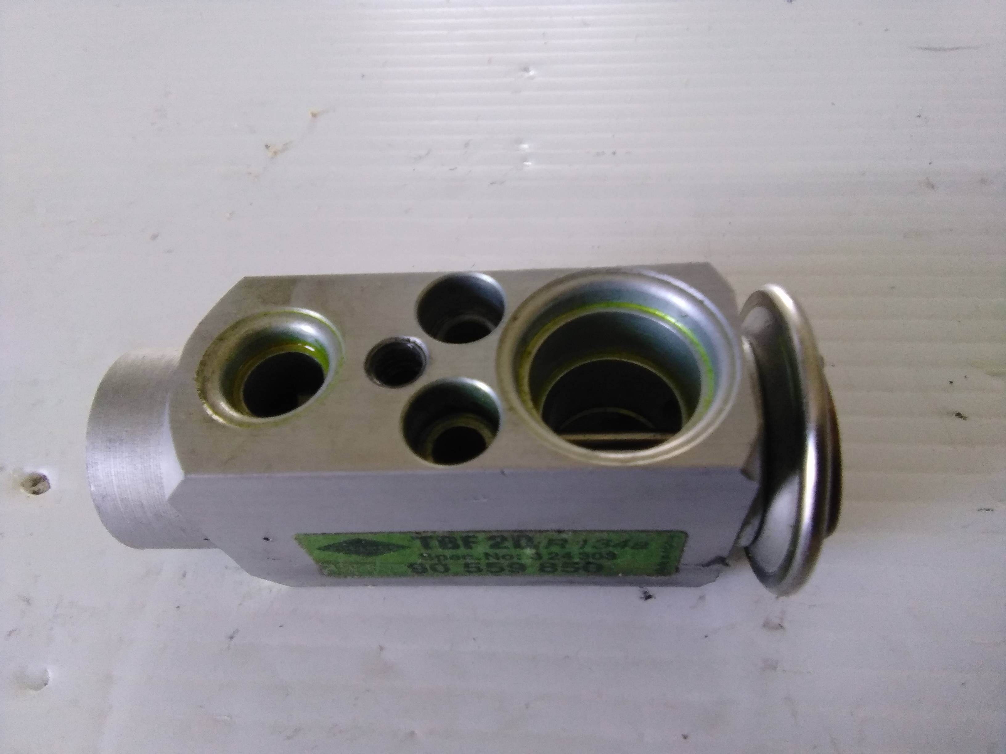 Válvula de expansion 90559850 de Opel Astra 1998-2004 - pieza usada