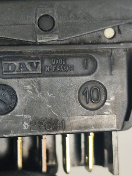 Mando elevalunas delantero izquierdo 22681 de Citroen Xsara 1998-2003