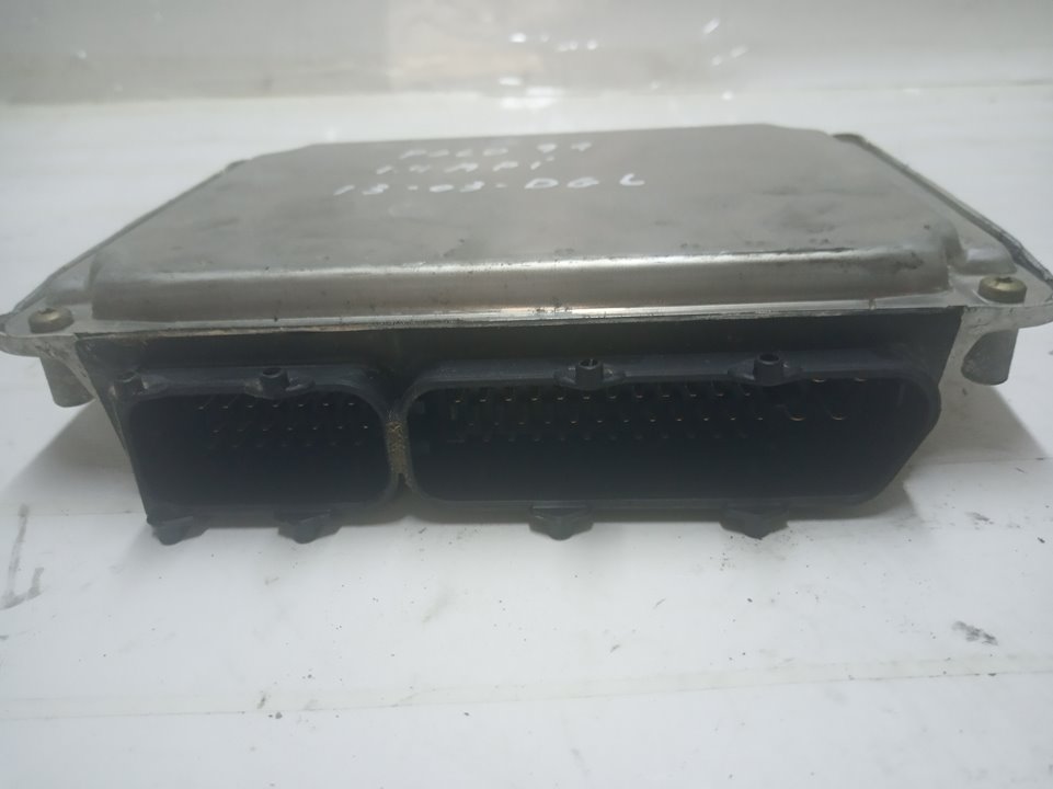 Centralita motor uce 0261207178 de Volkswagen Polo 1999-2002 - pieza usada