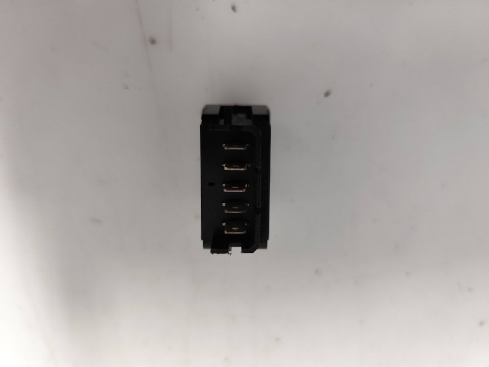 Mando elevalunas delantero derecho 22681 de Citroen Xsara (n1) 2000-2005 - pieza usada