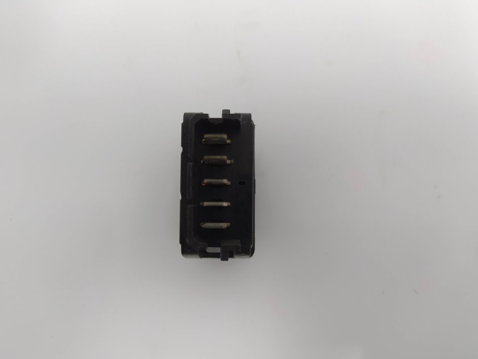 Mando elevalunas delantero derecho 22681 de Citroen Xsara (n1) 2000-2005 - pieza usada