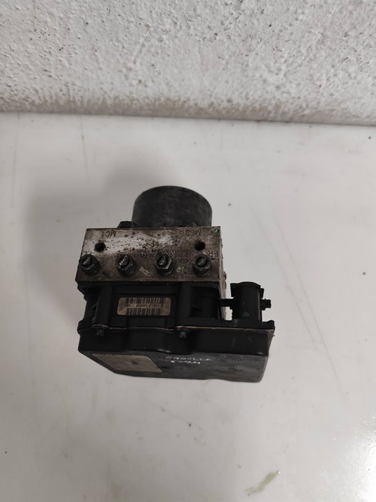 Abs 2AD 0265950412 de Toyota Corolla verso (zer_, zze12_, r1_) 2004-2009 - pieza usada