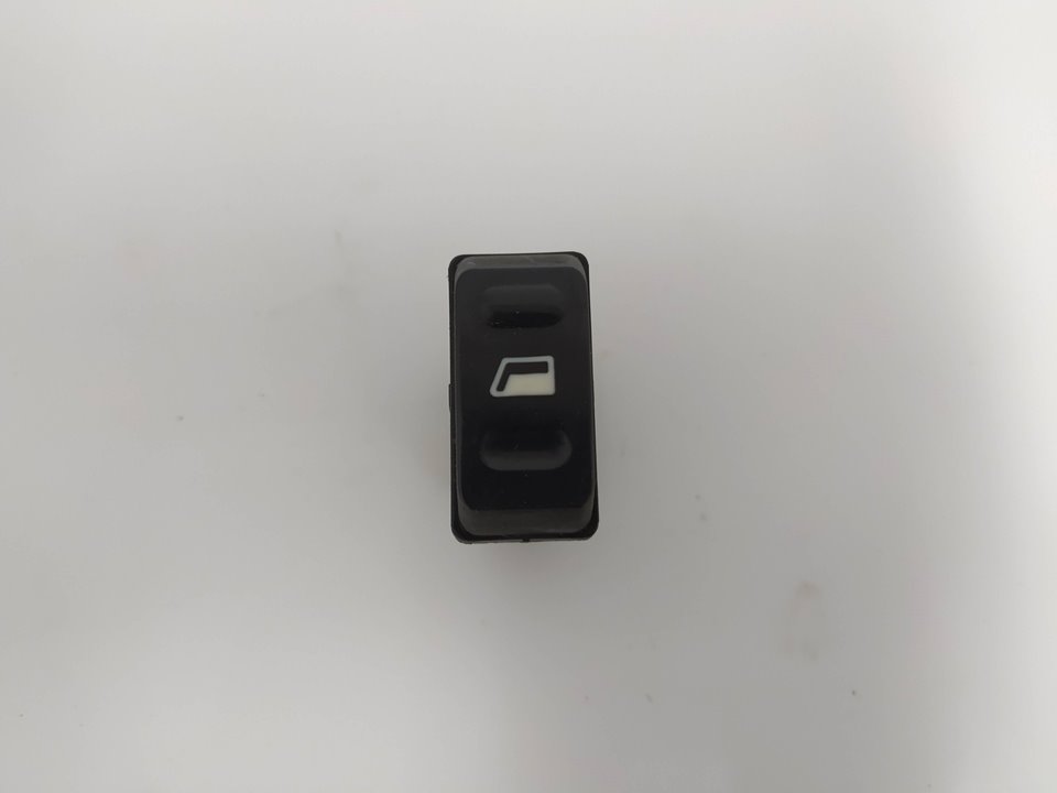 Mando elevalunas delantero derecho 22681 de Citroen Xsara (n1) 2000-2005