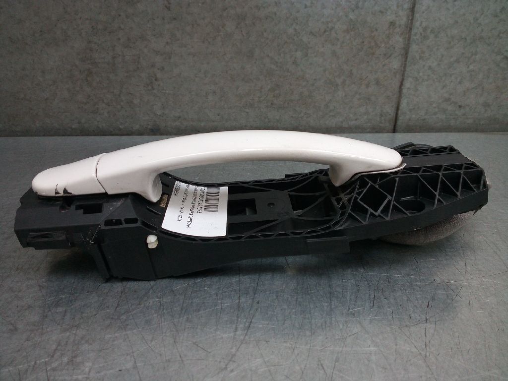 SEAT Mii 1 generation (2011-2023) Наружная ручка задней правой двери 5N0839885H 24079508