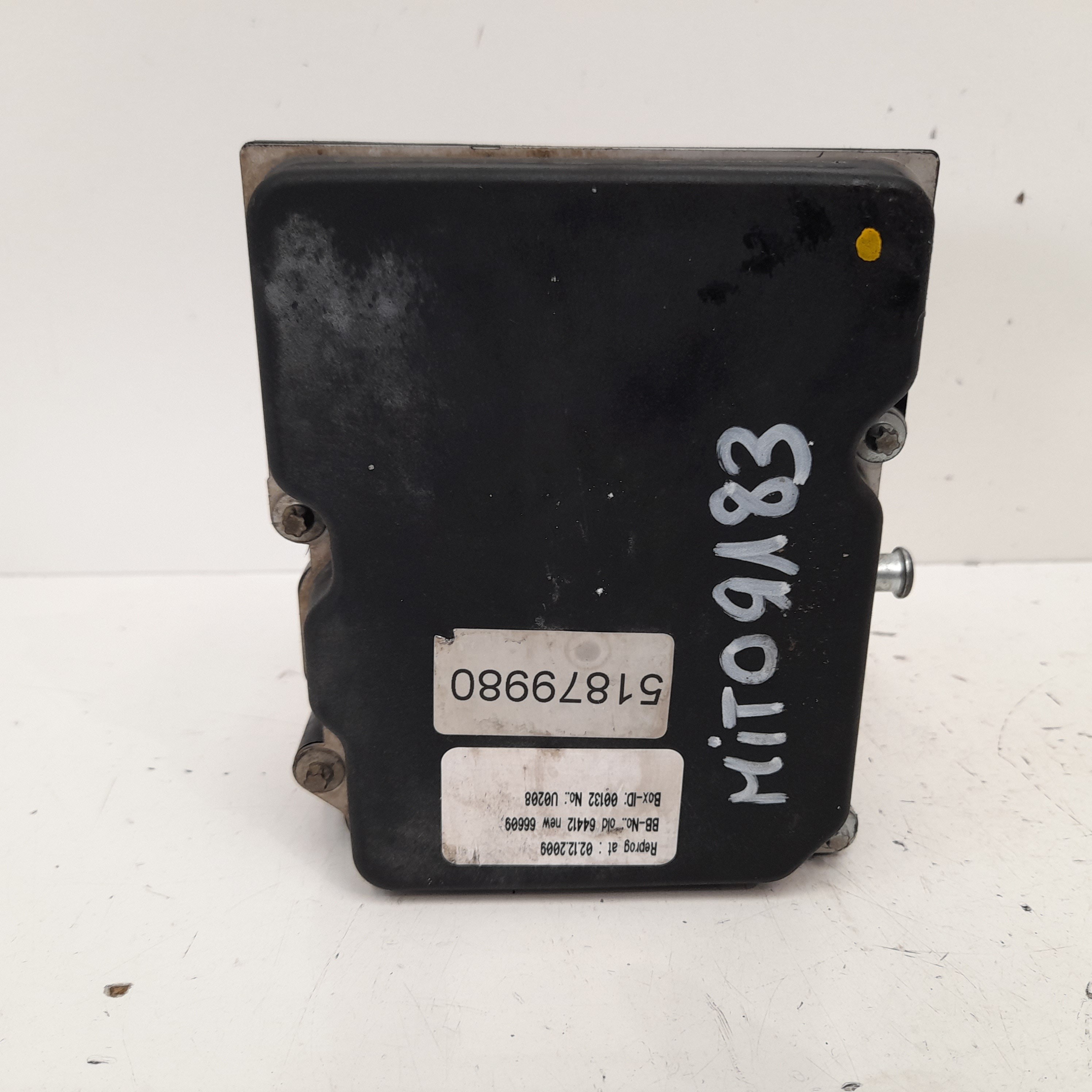 Abs 199B1000 51865128 de Alfa romeo Mito 2009-2013 con 126960 km - pieza usada