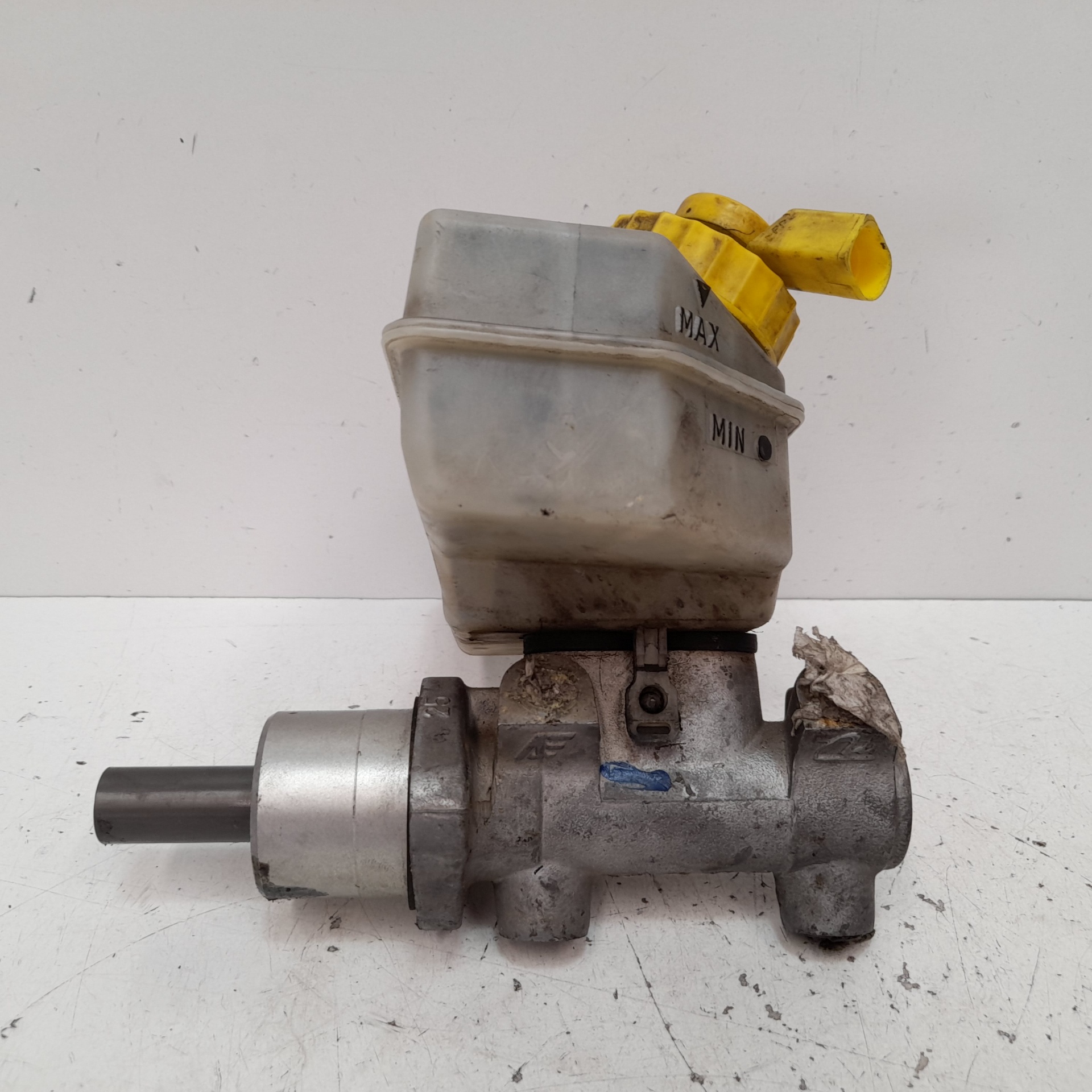 NISSAN Patrol Y60 (1987-1998) Brake Cylinder 7M1611303 25401521