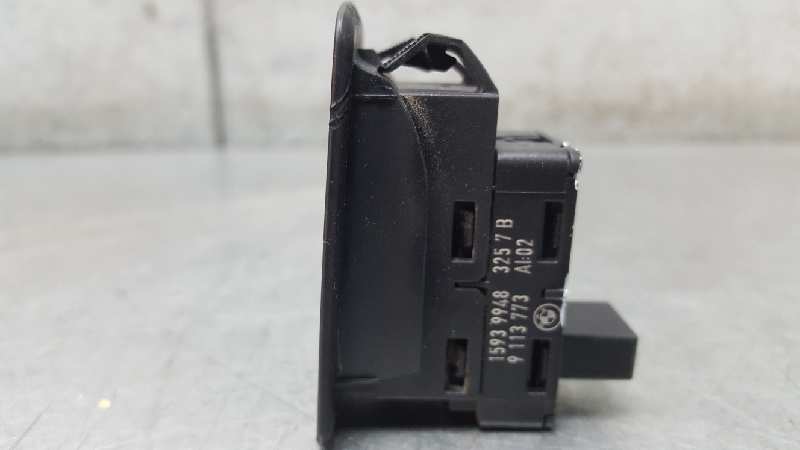 BMW 5 Series E60/E61 (2003-2010) Rear Right Door Window Control Switch 9113773 21987492