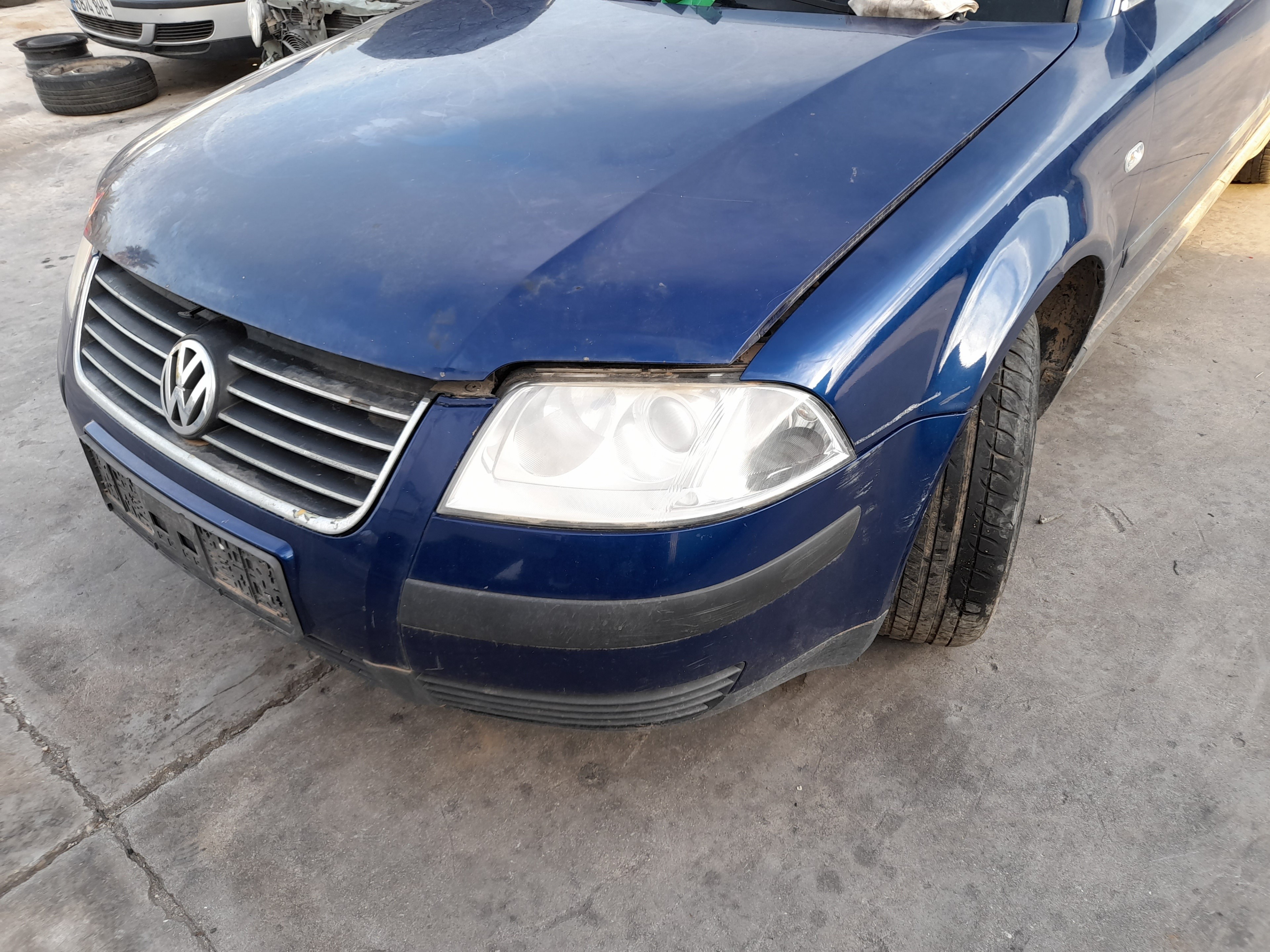 VOLKSWAGEN Passat B5 (1996-2005) Дверь передняя левая 3B4831051BE 22036042