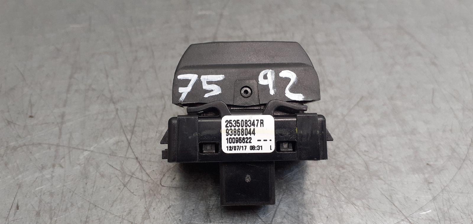 RENAULT Trafic 2 generation (2001-2015) Switches 253508347R 24081292