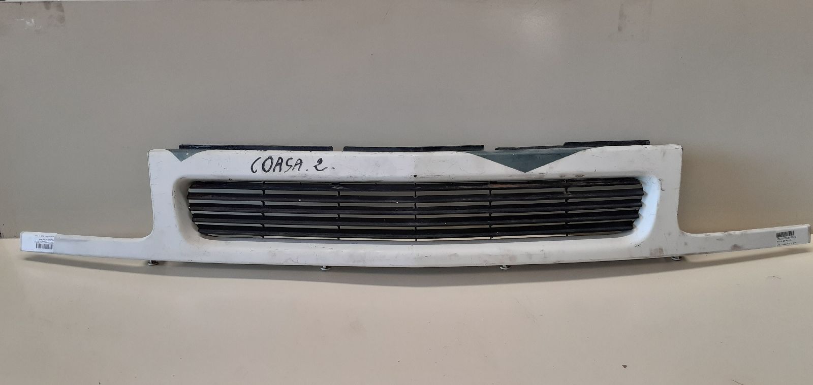 OPEL Corsa A (1982-1993) Радиаторна решетка BLANCO 24090361