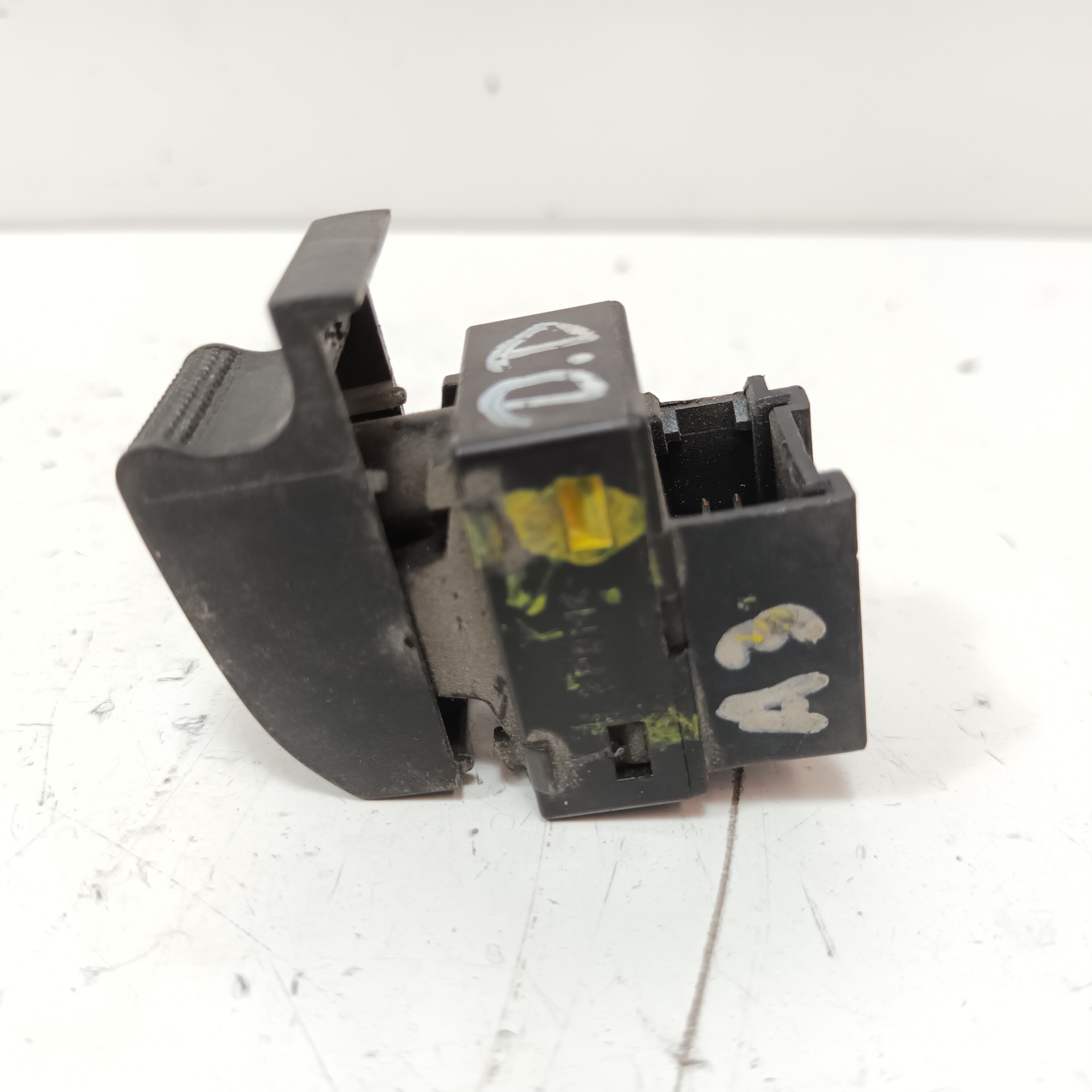 ALFA ROMEO A3 8L (1996-2003) Front Right Door Window Switch 8L0959855 25261479