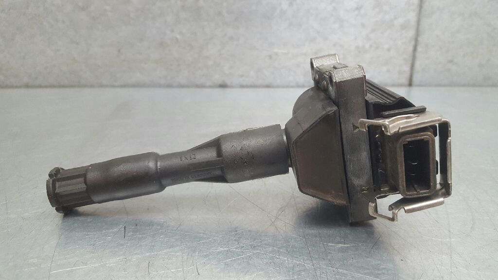 BMW 3 Series E36 (1990-2000) High Voltage Ignition Coil 0221504410 24069850