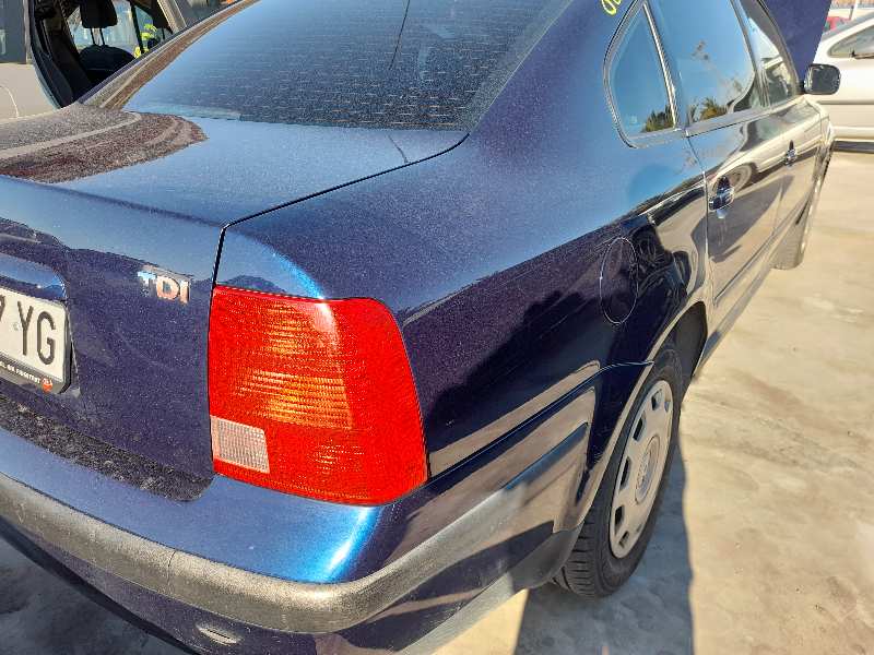 VOLKSWAGEN Passat B5 (1996-2005) Ilmastointijäähdytin 8D0260401G 24097211