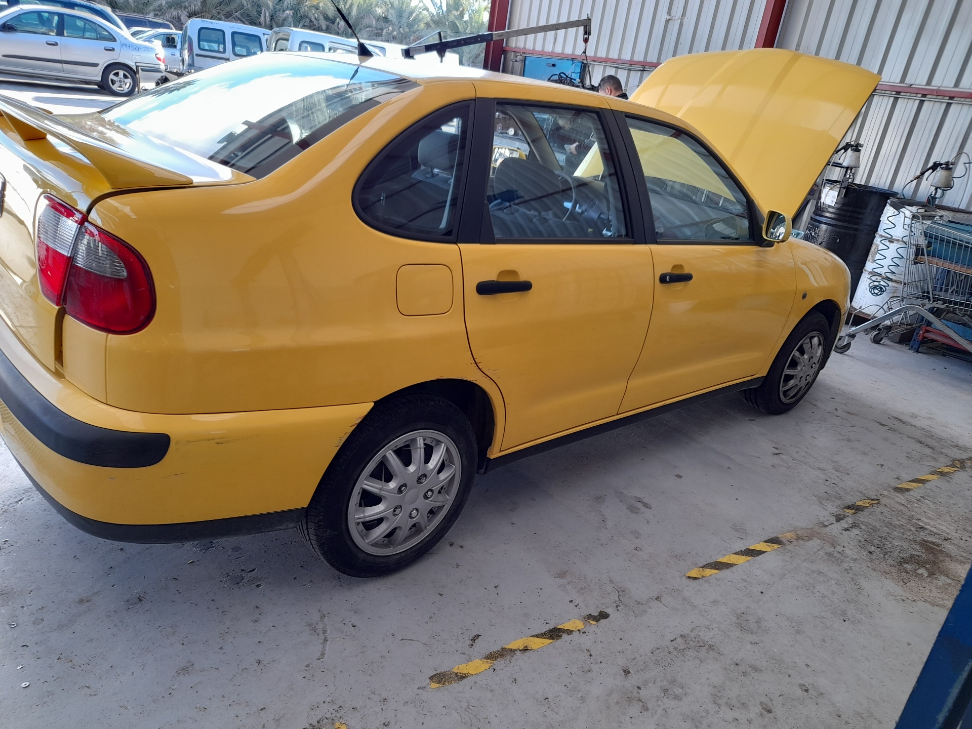 NISSAN Ibiza 2 generation (1993-2002) Крыло переднее левое 6K0821021D 22035354