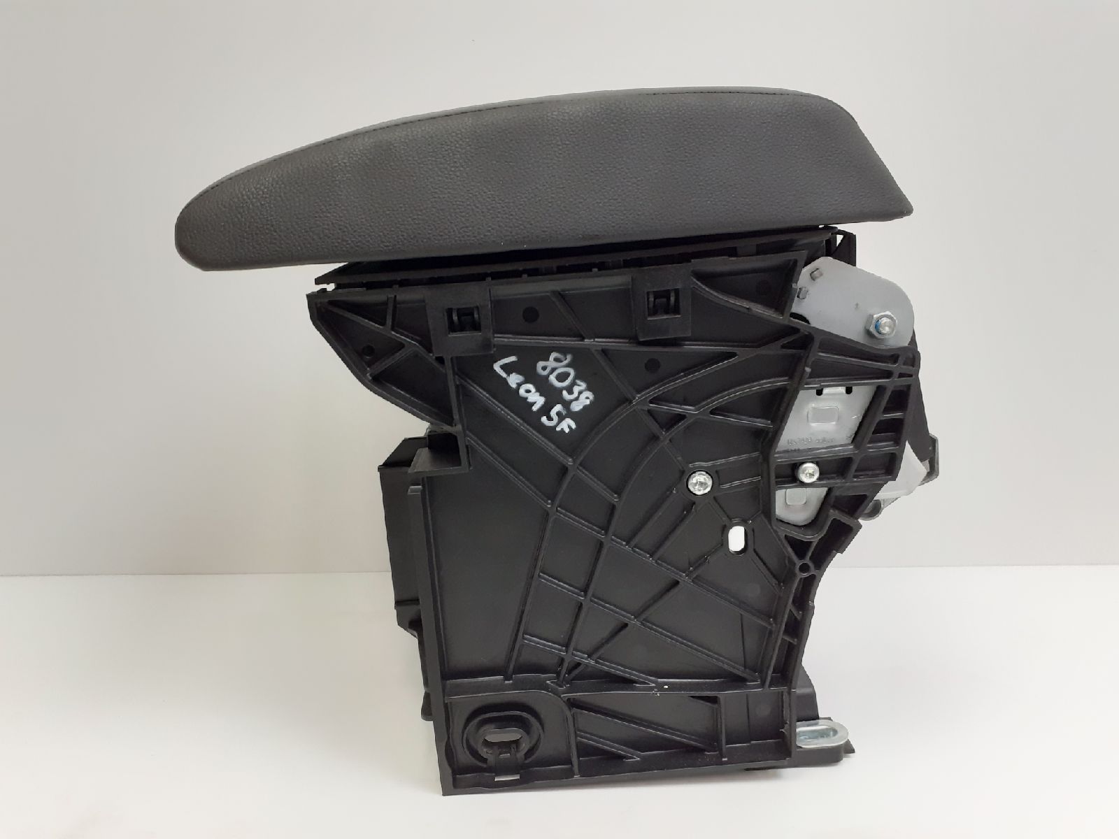 SEAT Altea 1 generation (2004-2013) Подлокотник 5F0864207C 24082320