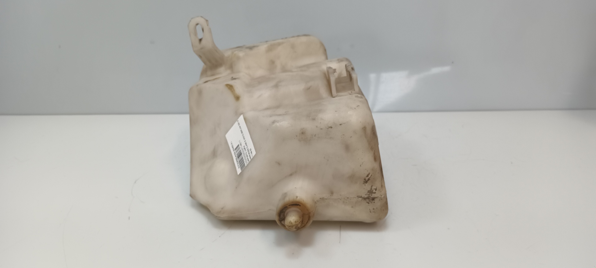 NISSAN Window Washer Tank 2105400045 25350009