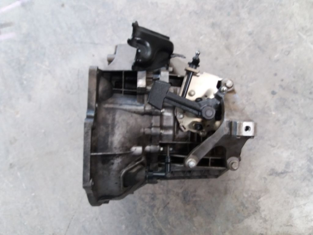 PEUGEOT Focus 2 generation (2004-2011) Gearbox 3M5R7002YG 22005060