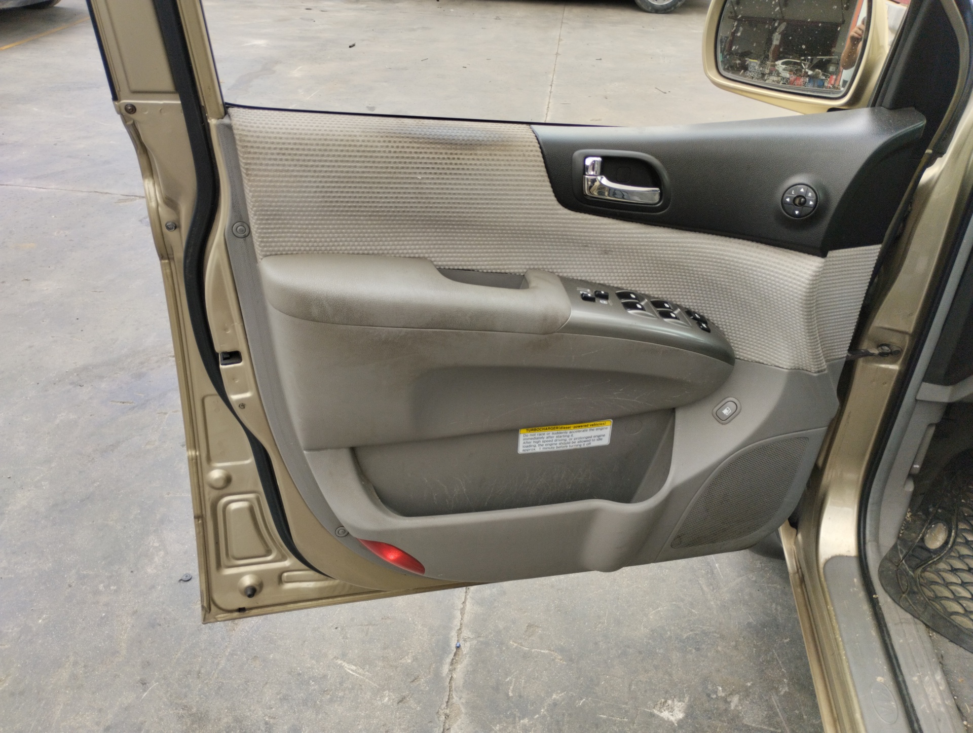 KIA Carnival 2 generation (2006-2010) Fram Höger Säkerhetsbälte 888204D000 22013077