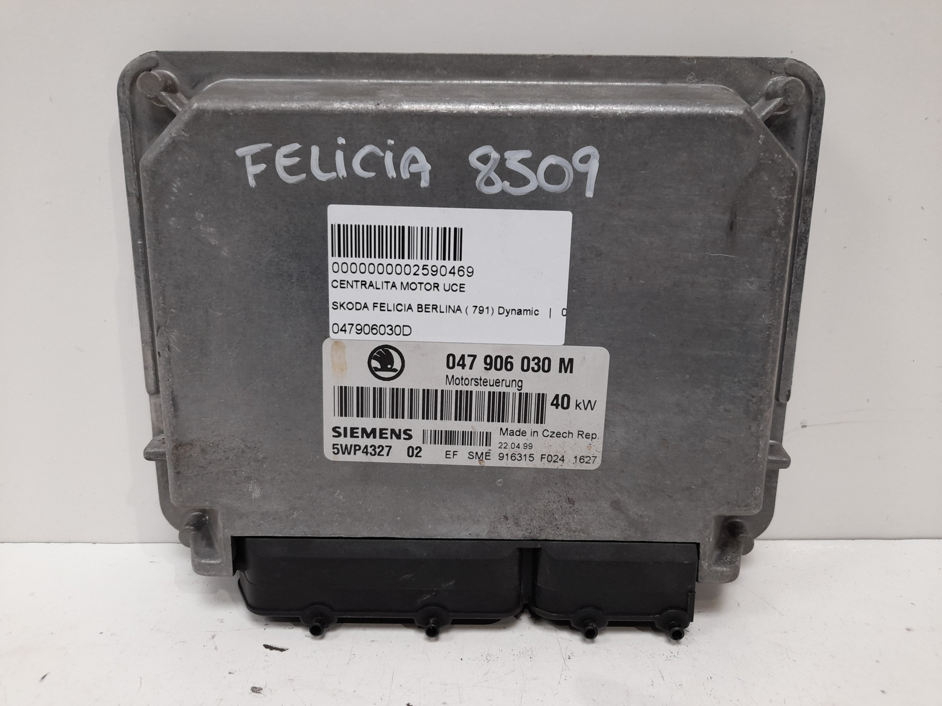 DAIHATSU Felicia 1 generation (1994-2001) Moottorin ohjausyksikkö ECU 047906030M 22926357