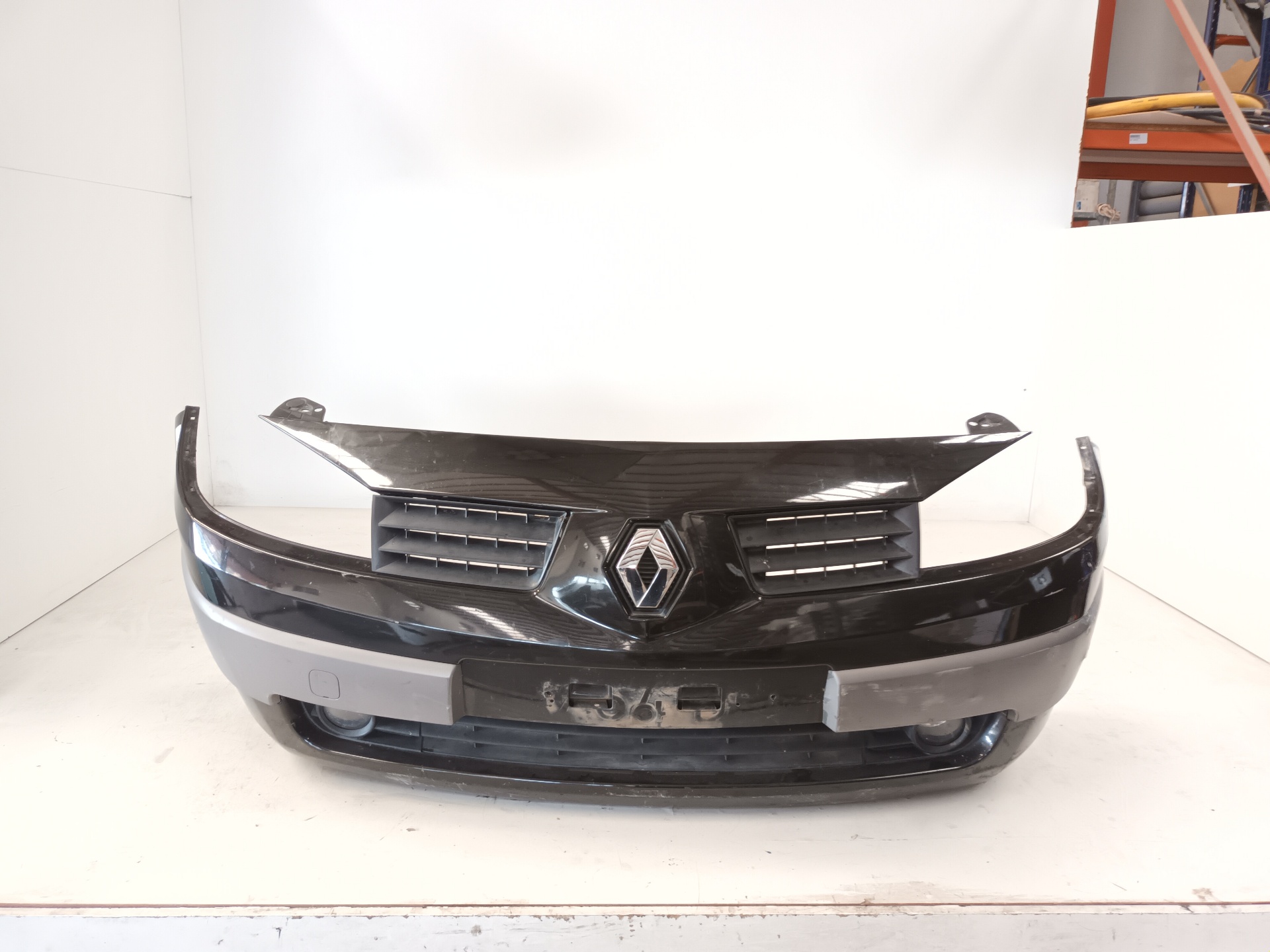 LANCIA Megane 2 generation (2002-2012) Front Bumper NEGRO 24772475